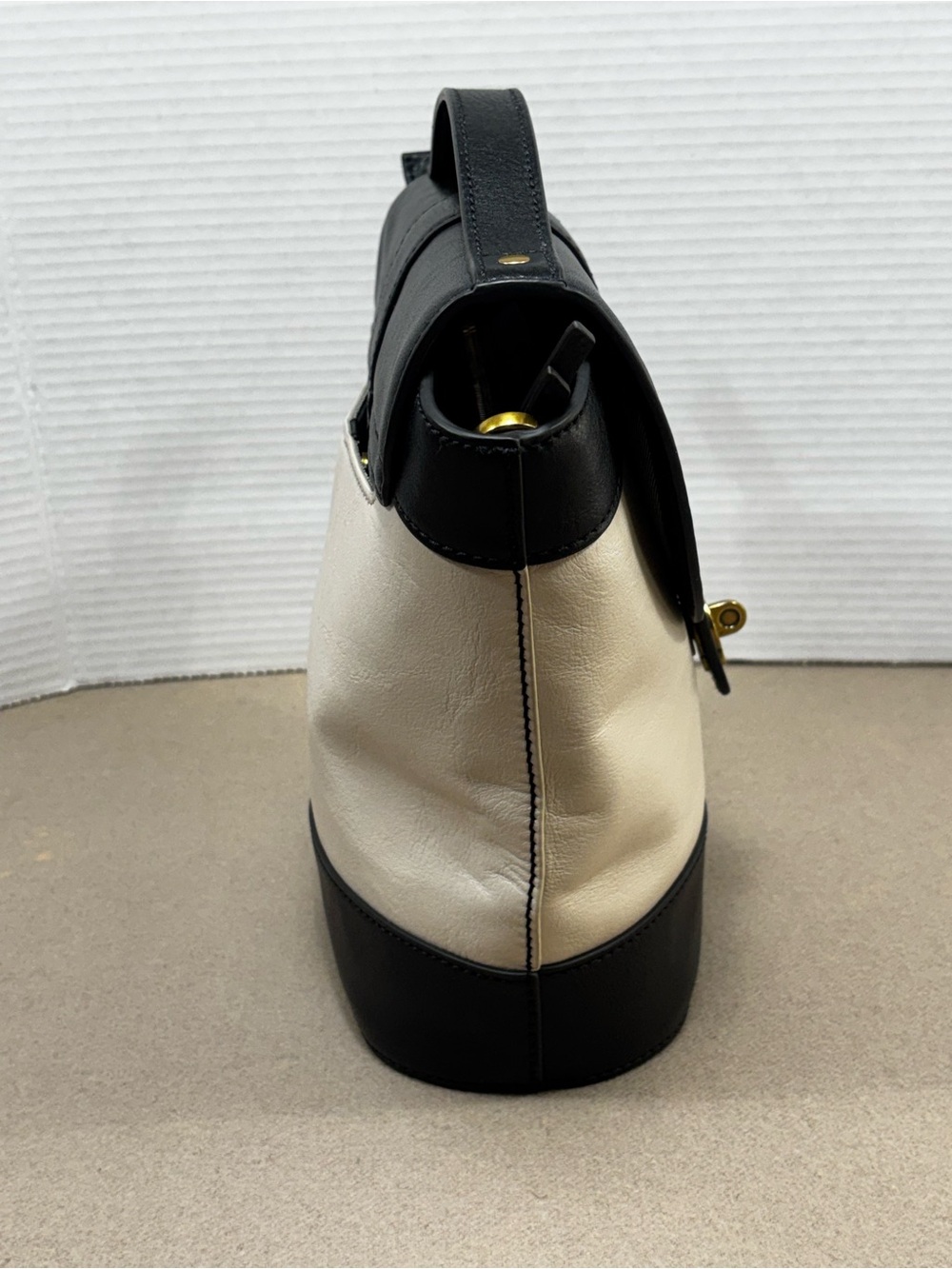 Fossil Colorblock Leather Turnlock Bucket Bag - Picture 5 of 16
